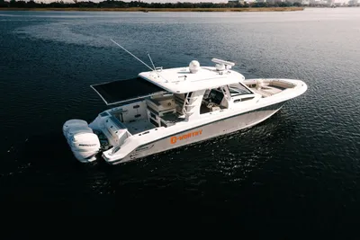 2018 Boston Whaler 350 Realm