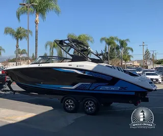 2021 Yamaha Boats 252XE WAKE