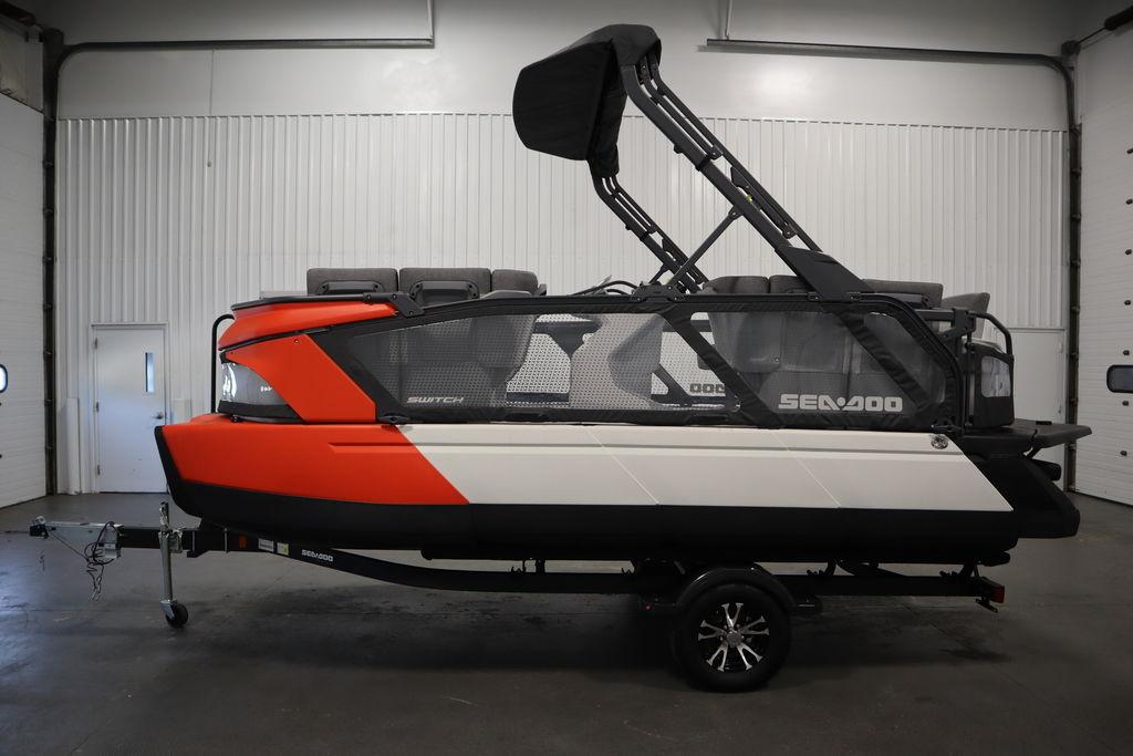 2023 Sea-Doo Sport Boats Switch® Cruise 18-230 hp