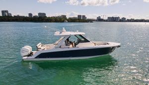 2023 Tiara Sport 34 LS