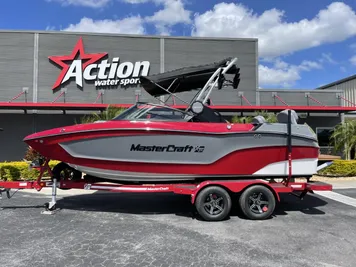 2023 MasterCraft XT20