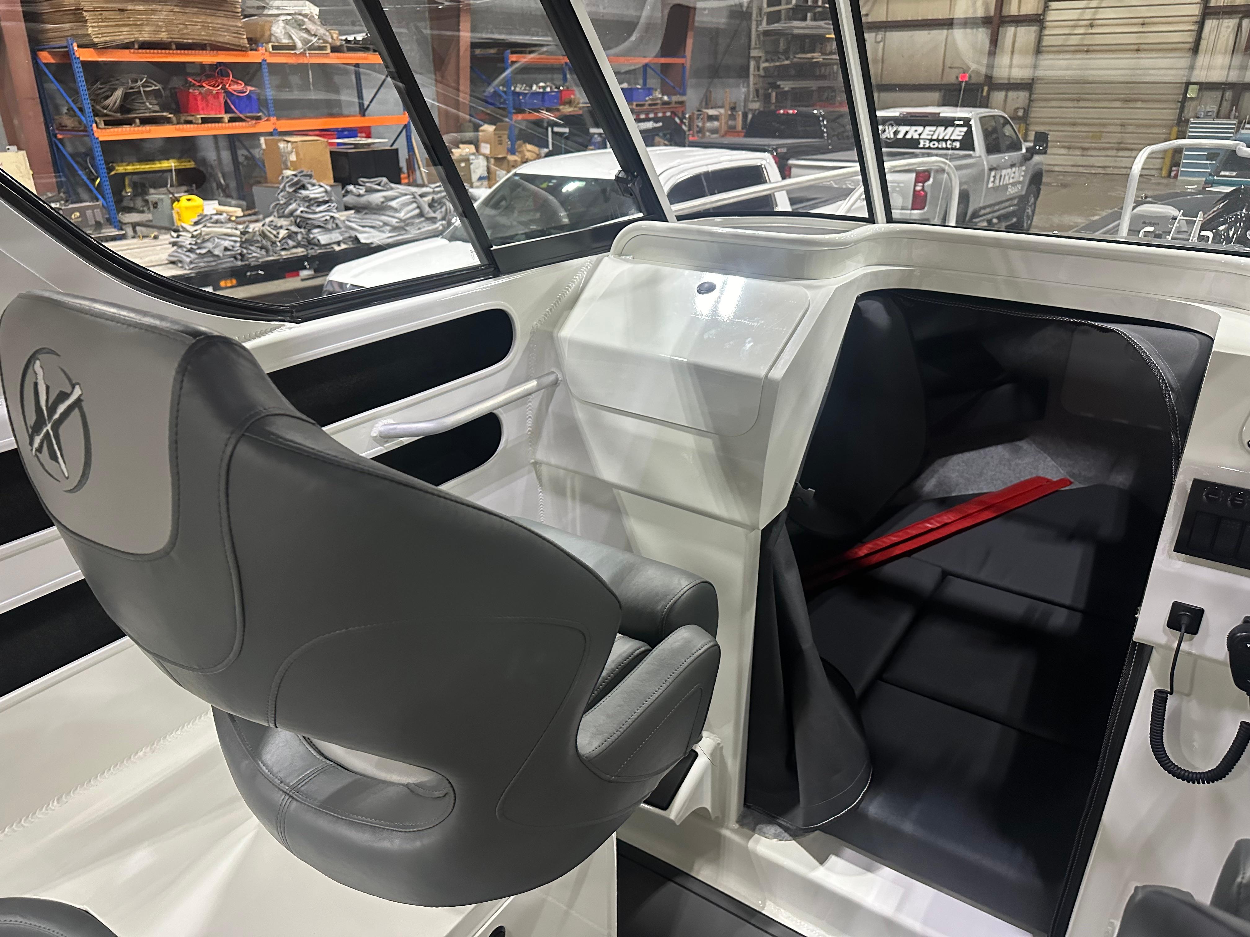 Extreme Boats 745 Game King with Small Door and Glove Box Storage 