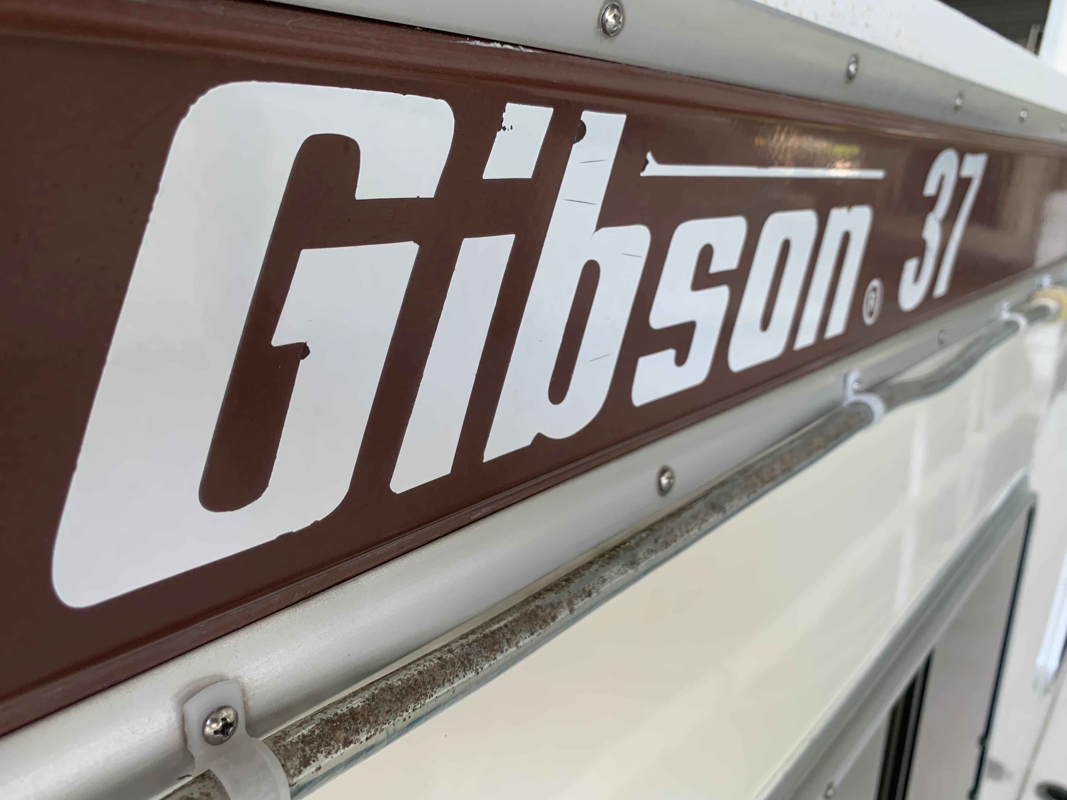 1991 Gibson 37 Standard Houseboat