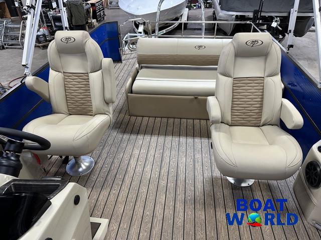 2023 Montego Bay 8524 Swingback Deluxe Pontoon & Honda 4-Stroke EFI