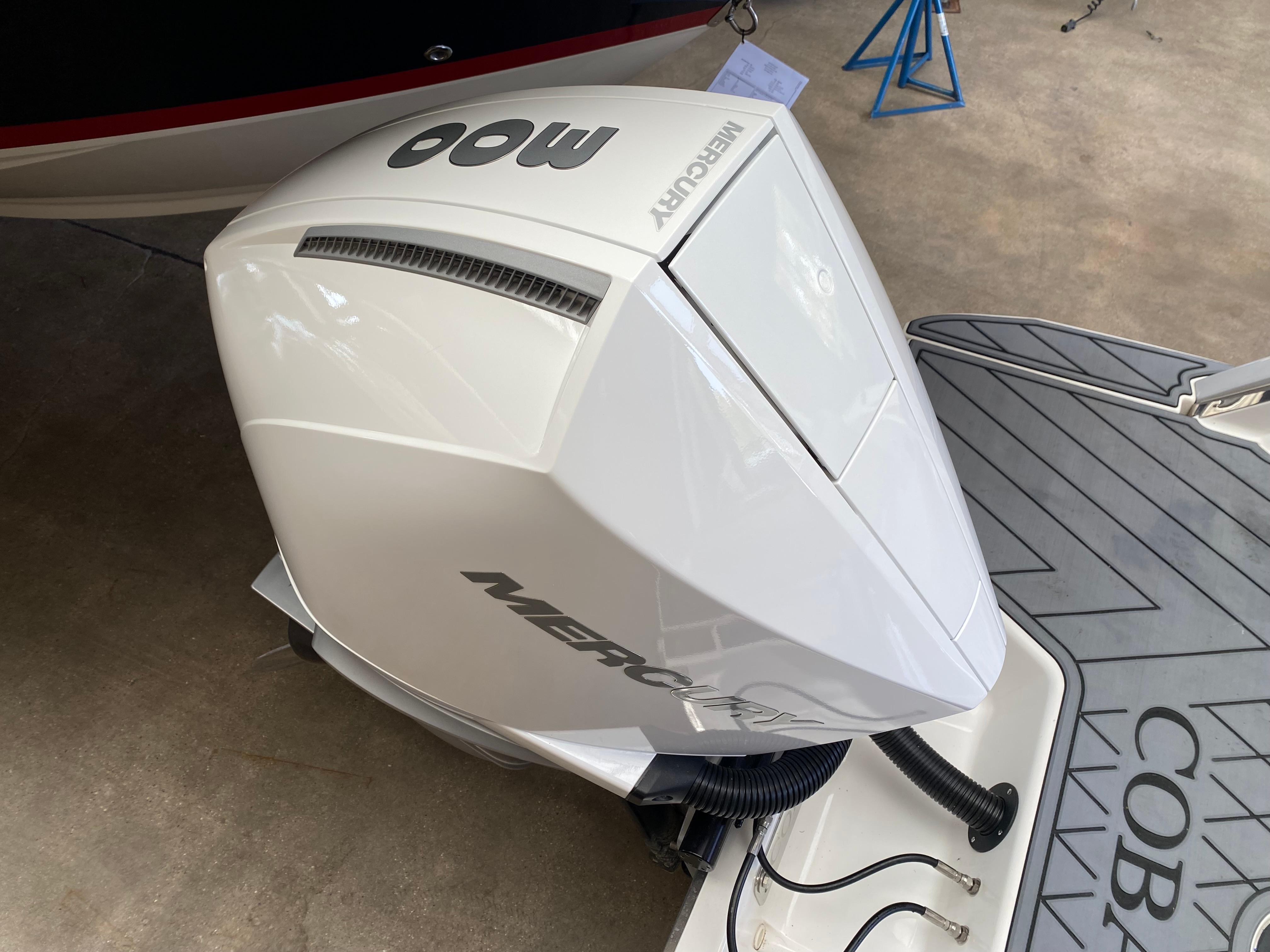 2022 Cobalt R6 Outboard