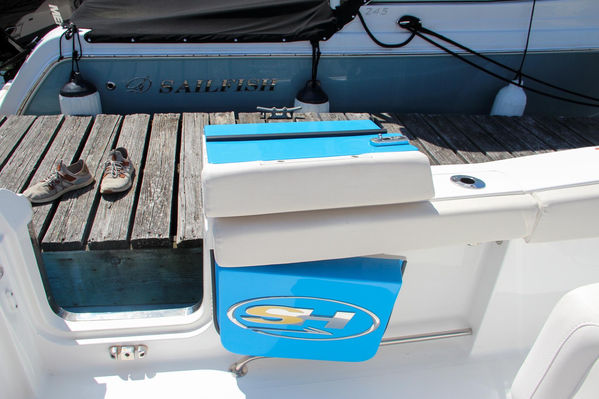 2020 Sea Hunt Gamefish 27 Forward Seating