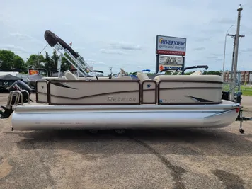 2017 Premier 220 Sunation With A 40HP Suzuki Outboard Motor