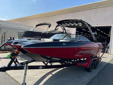 2012 Malibu Wakesetter 22 MXZ