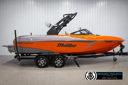 2017 Malibu Wakesetter 22 VLX