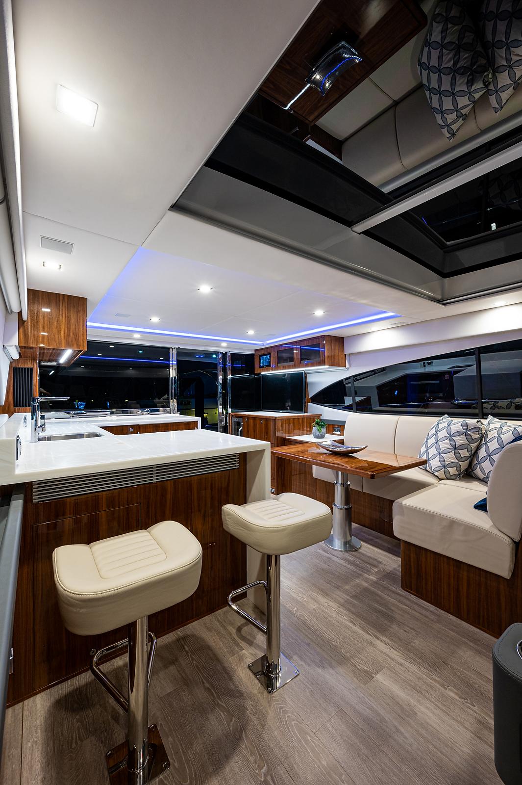 2020 Riviera 5400 Sport Yacht Platinum Edition