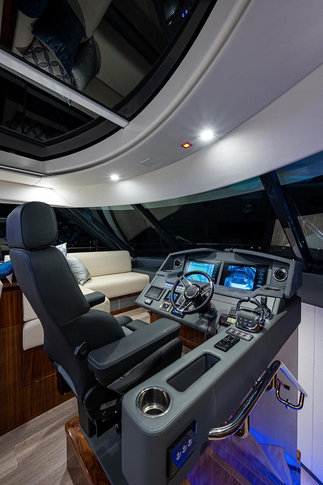2020 Riviera 5400 Sport Yacht Platinum Edition