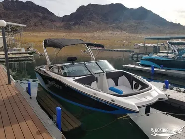 2018 MasterCraft XT 22