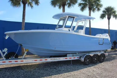 2023 Robalo R270