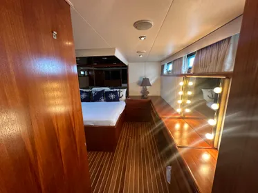 1992 Viking 65 Motor Yacht