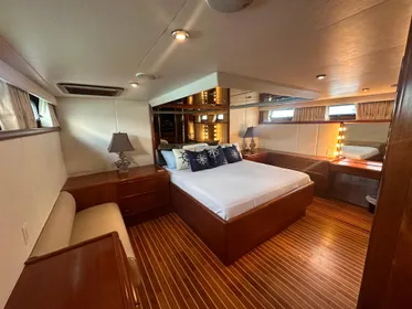 1992 Viking 65 Motor Yacht