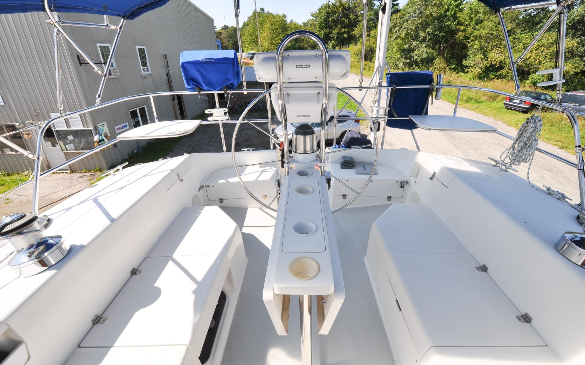 Catalina 42 MKII - Santosha - Cockpit