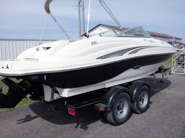 2003 Sea Ray 200 Sundeck