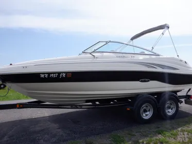 2003 Sea Ray 200 Sundeck