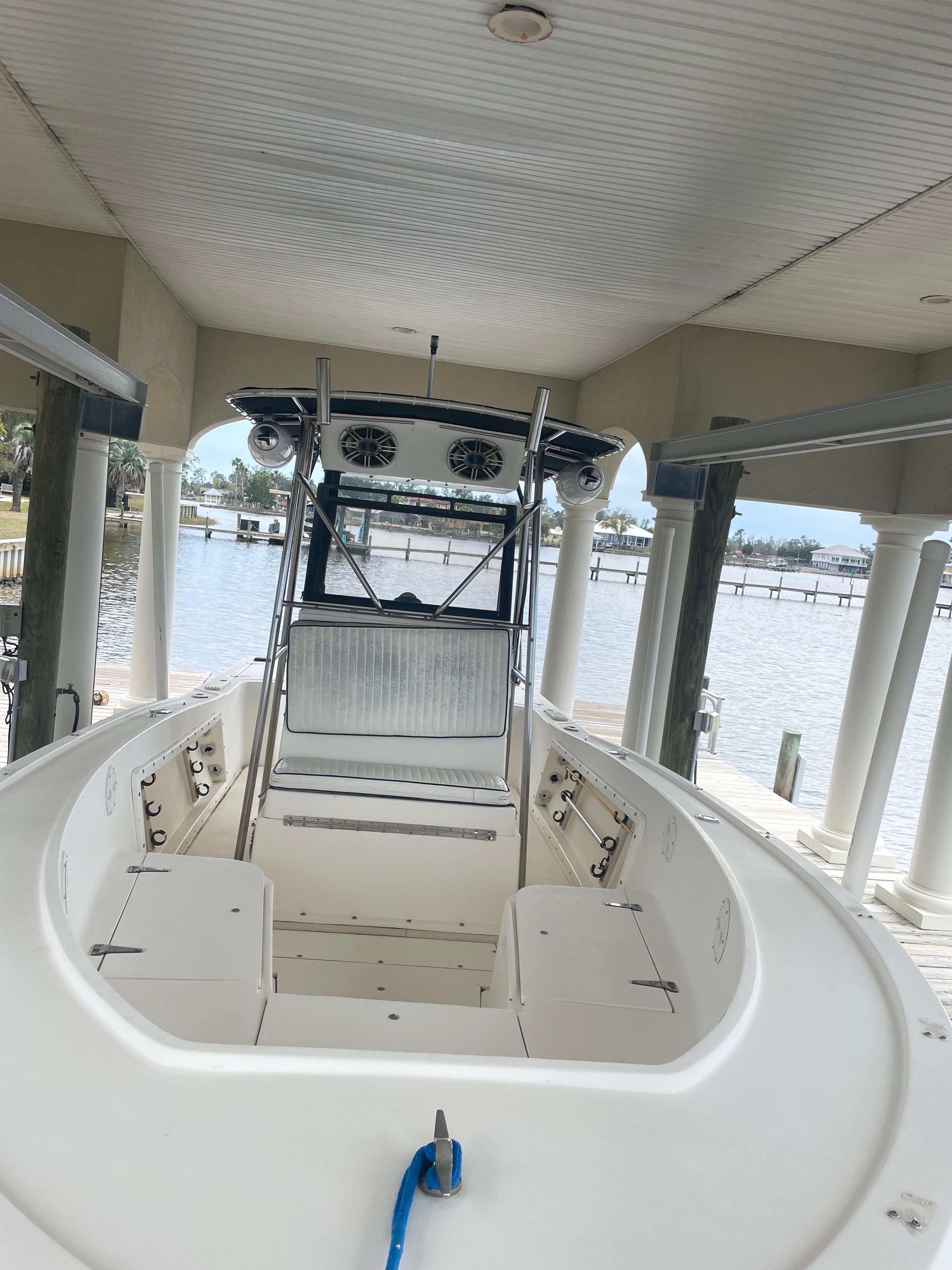 1992 Mako 221 Center Console