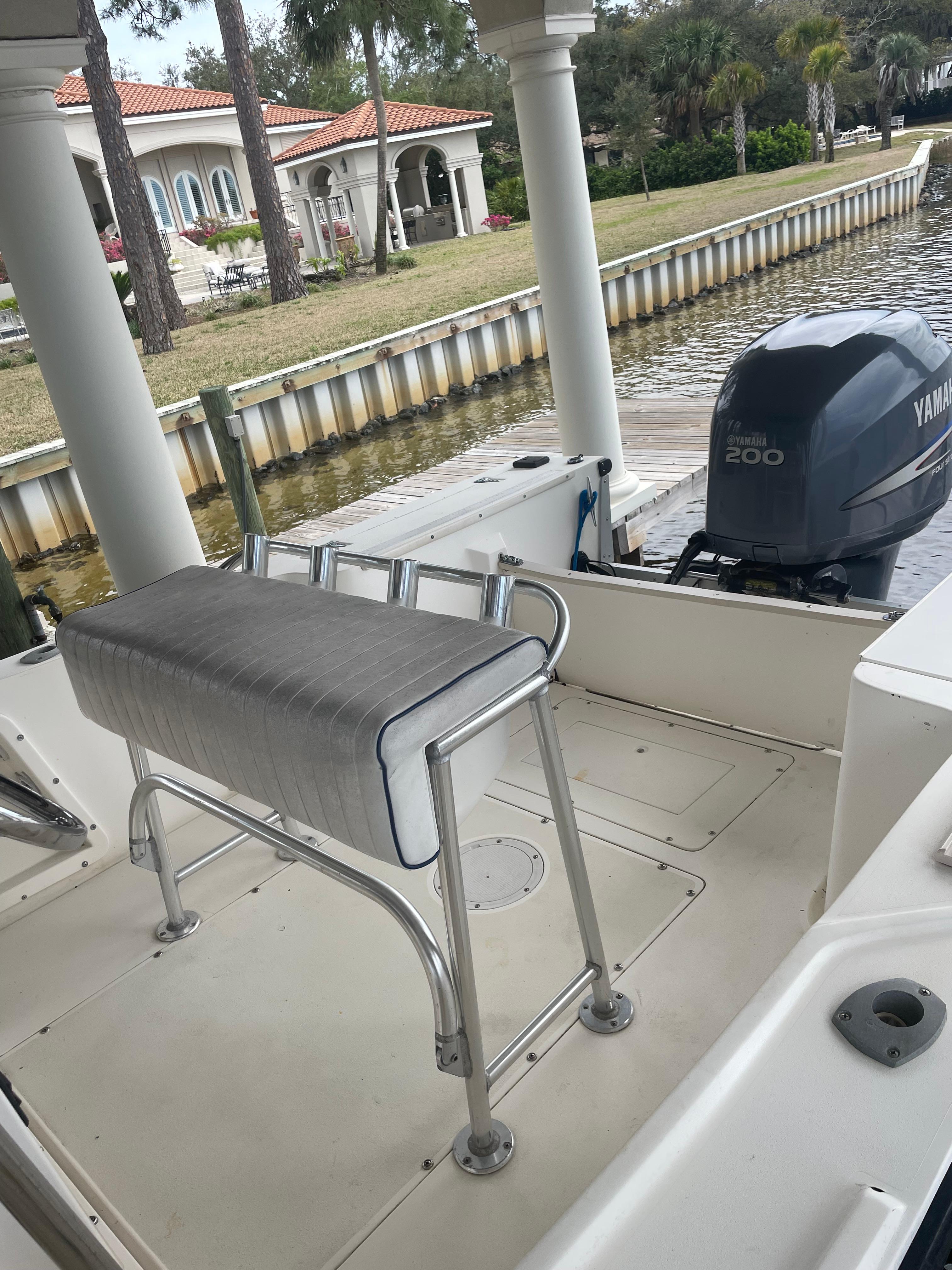 1992 Mako 221 Center Console