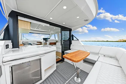 2023 Regal 38 XO SEAKEEPER