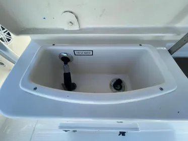 2003 Pursuit 2870 Center Console