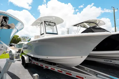 2025 Sea Hunt Ultra 239 SE