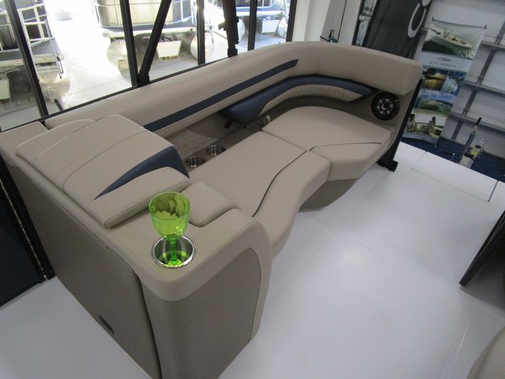 New 2024 Hurricane FunDeck 2360 SFL OB, 34448 Homosassa Boat Trader