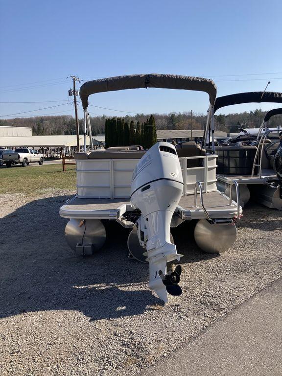 Used 2021 Bennington 23 SLX, 49615 Bellaire - Boat Trader