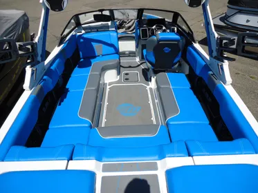 2022 Malibu Wakesetter 23 LSV