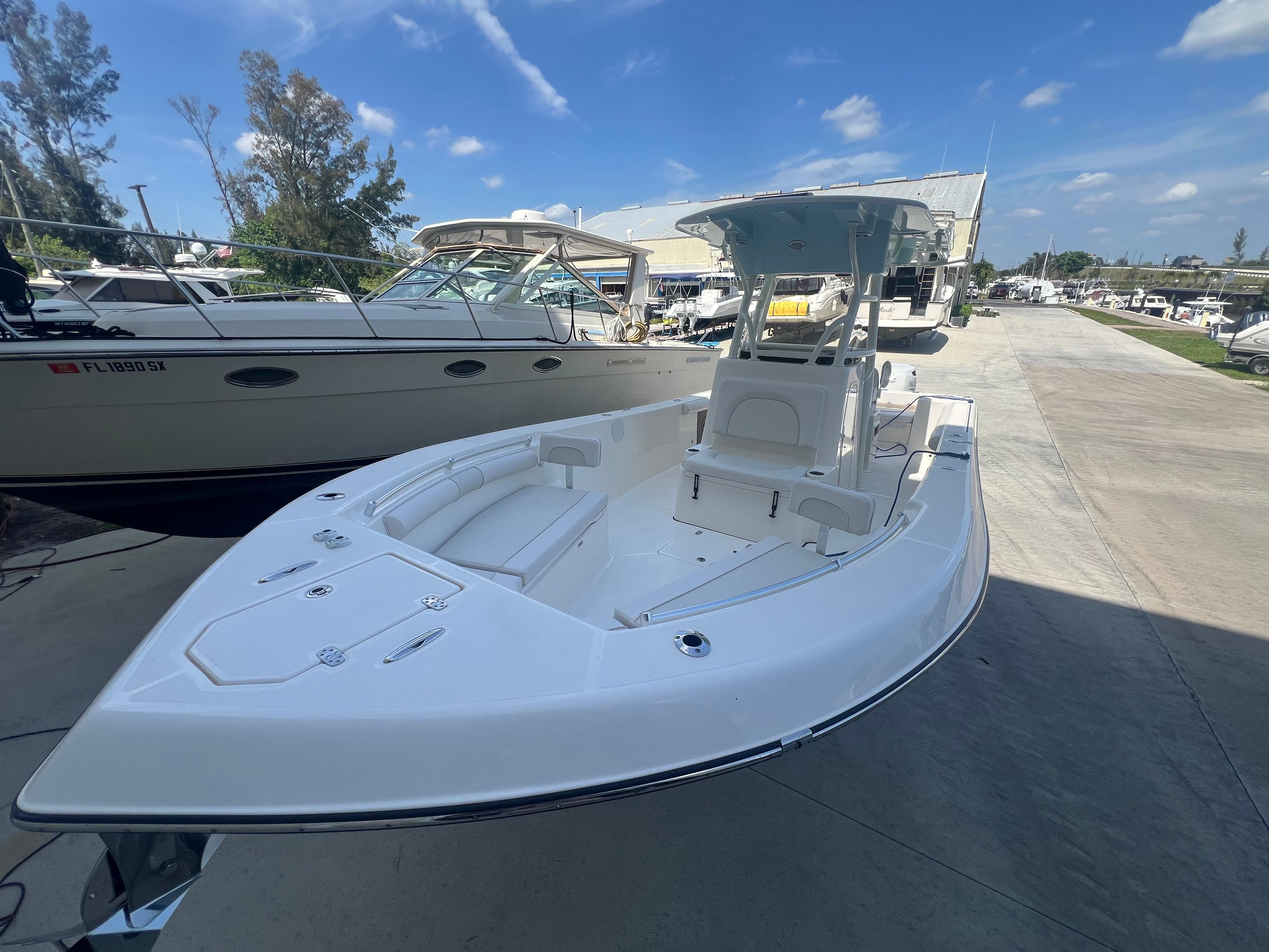 2023 Sea Born LX26 Center Console