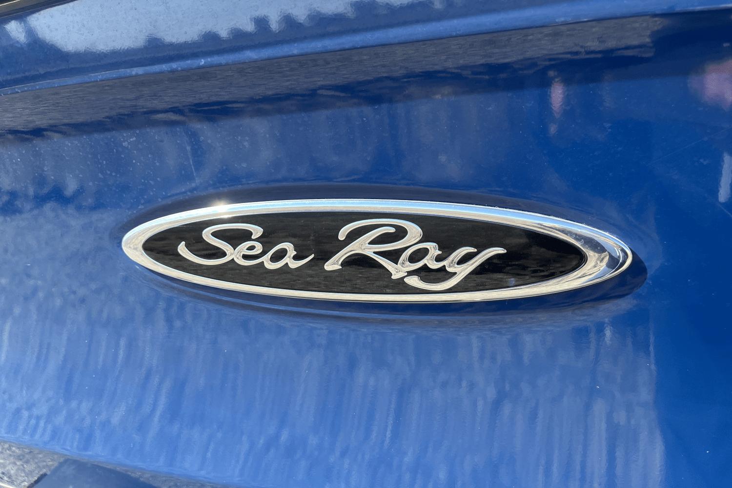 2022 Sea Ray SPX 210
