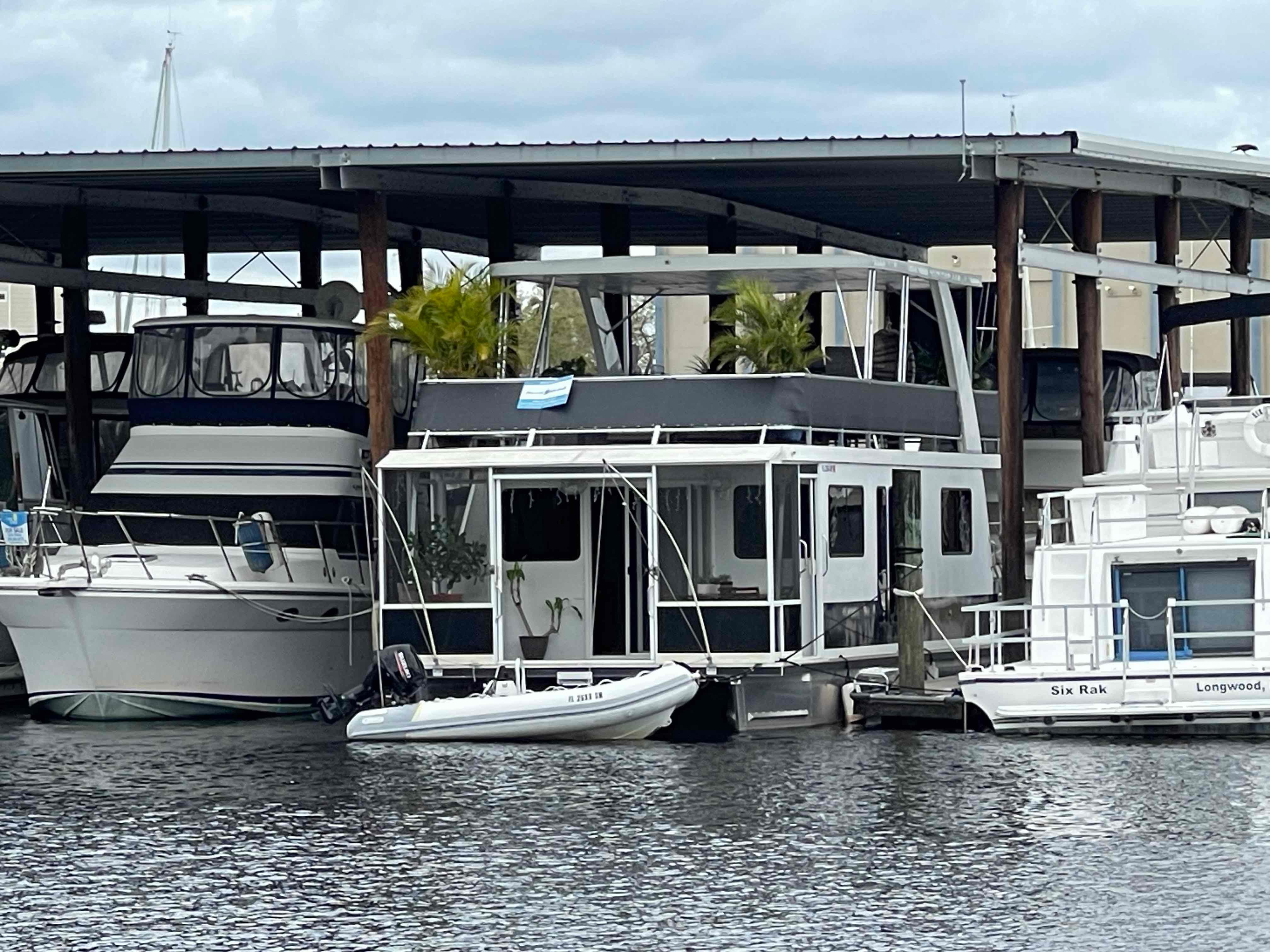 2018 Destination Yachts houseboat