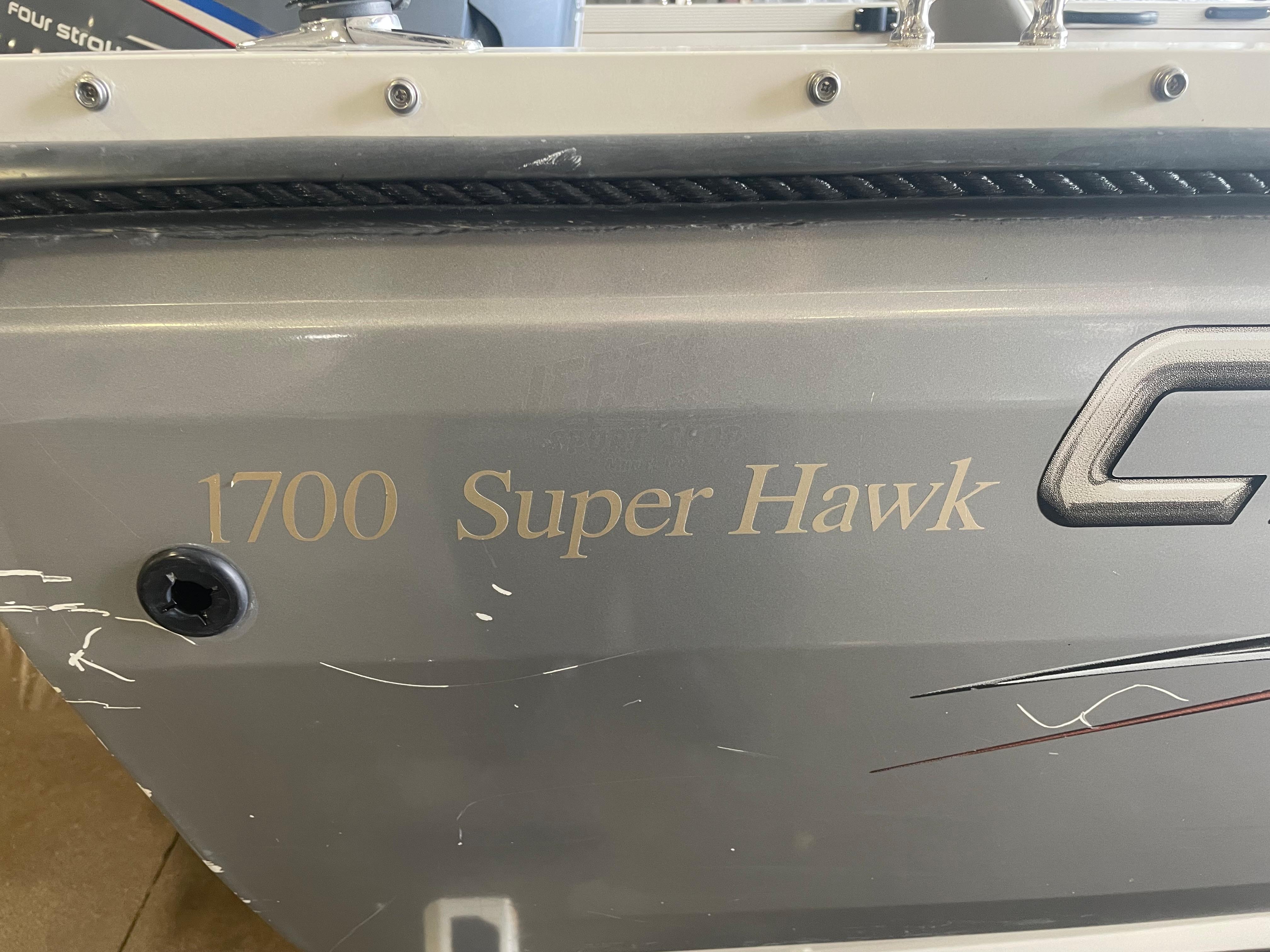 2004 Crestliner Super Hawk 1700