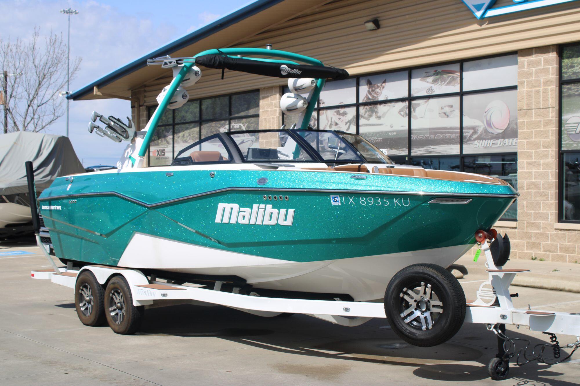 2023 Malibu 25 LSV