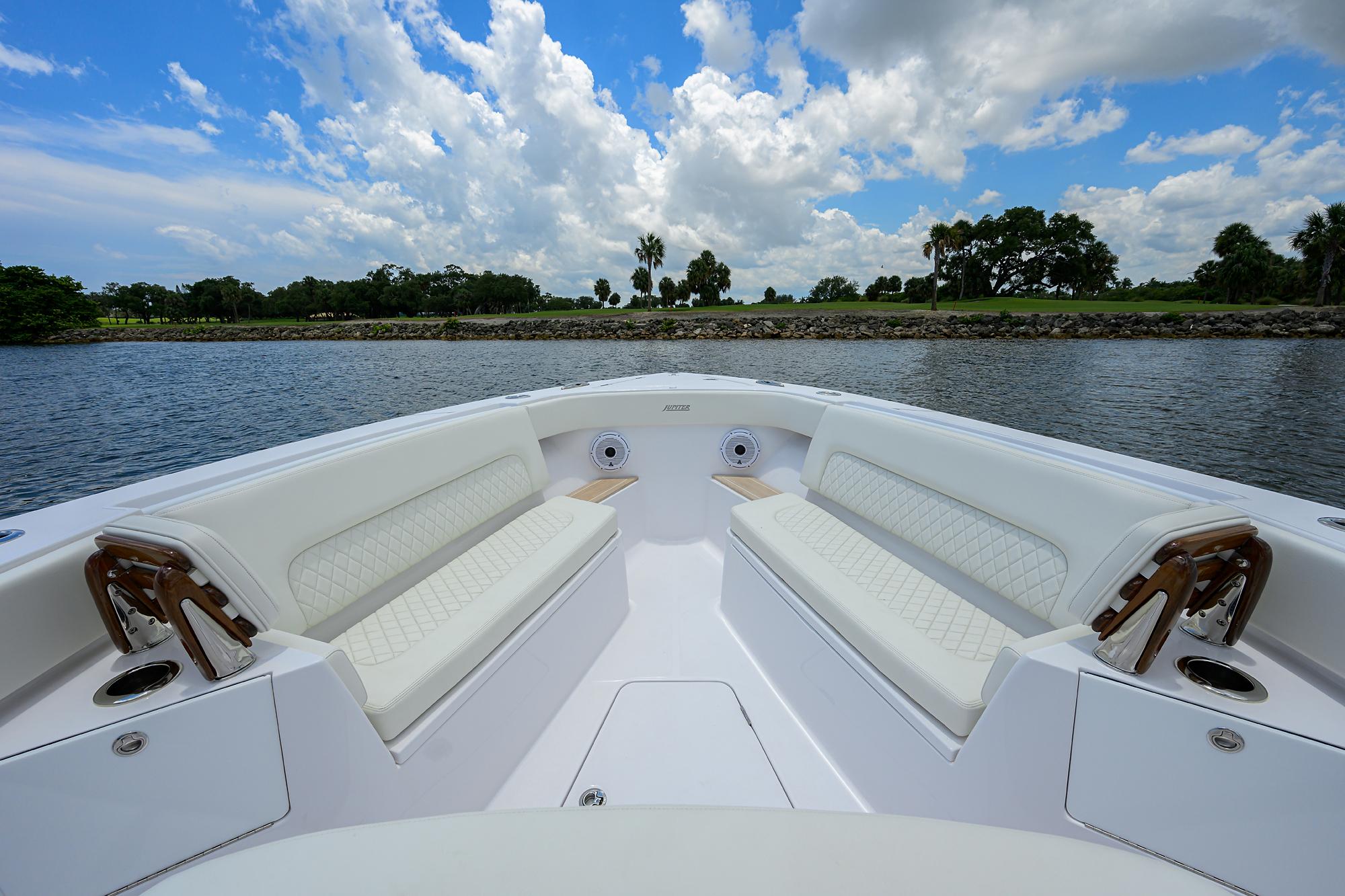 Jupiter 40 - Bow Seating, Port and Starboard