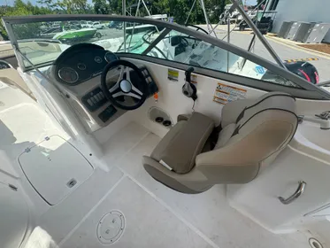 2023 Hurricane SunDeck 2200 DC OB