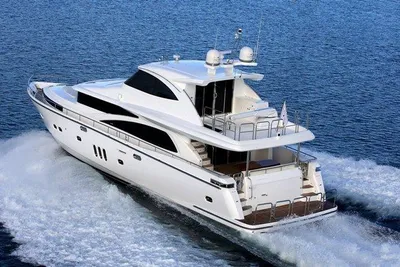 2025 Johnson Motor Yacht w/Hydraulic Platform