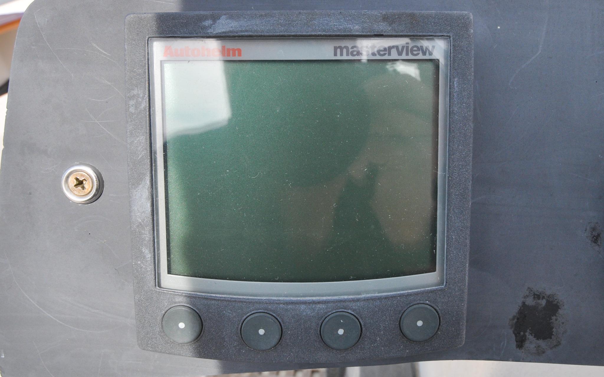Tartan 4100 - Diamond - Helm - Data Display