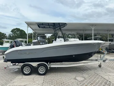 2024 NauticStar 222L Offshore