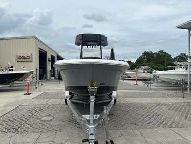 2024 NauticStar 222L Offshore