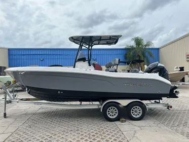 2024 NauticStar 222L Offshore