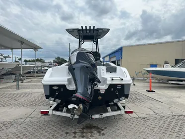 2024 NauticStar 222L Offshore