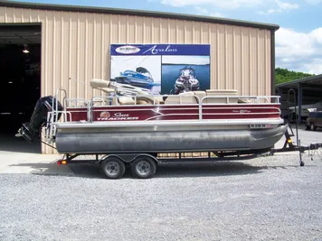 2018 Sun Tracker Fishin' Barge 20 DLX