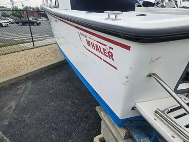 1992 Boston Whaler 23 Walkaround