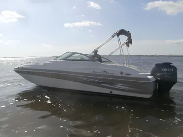 2010 NauticStar 210 DC Sport Deck