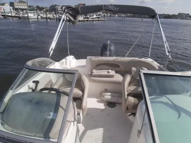 2010 NauticStar 210 DC Sport Deck