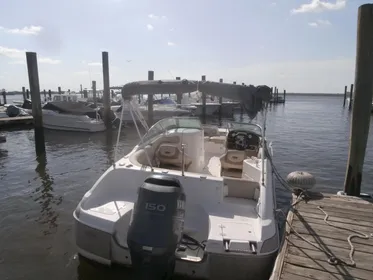 2010 NauticStar 210 DC Sport Deck