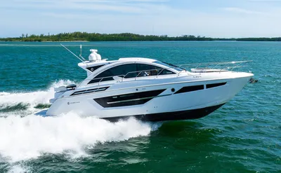2022 Cruisers Yachts C50