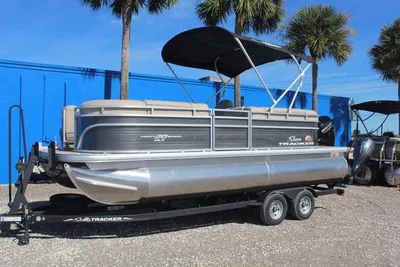 2024 Sun Tracker Party Barge 20 DLX